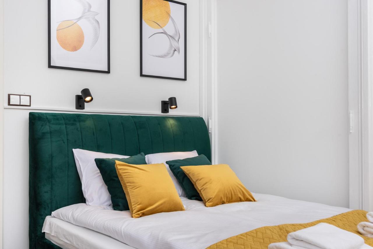 Premium Splendid Old Town Suites - By Upstairs Kraków Exteriör bild